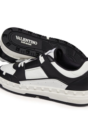 Valentino Garavani Valentino Garavani Low Top Freedots Sneaker In Calfskin
