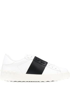 Valentino Garavani Sneakers Black